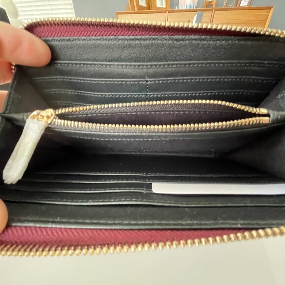 Emporio Armani Dark Red/Black Leather Unisex Ziparound Wallet, Y3H171 8AHOC - Picture 9 of 12